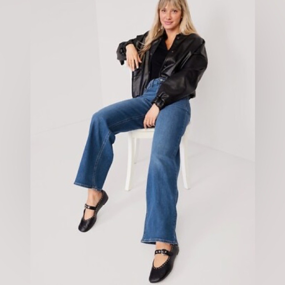 OLD NAVY Women's Light Wash Extra High Rise Wide Leg Jeans Size 8